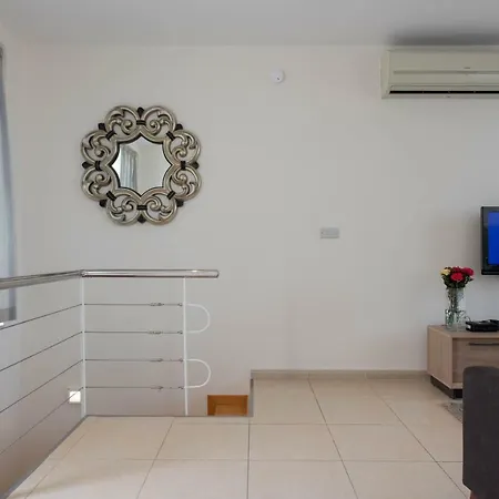 No 79 Dingli Street *